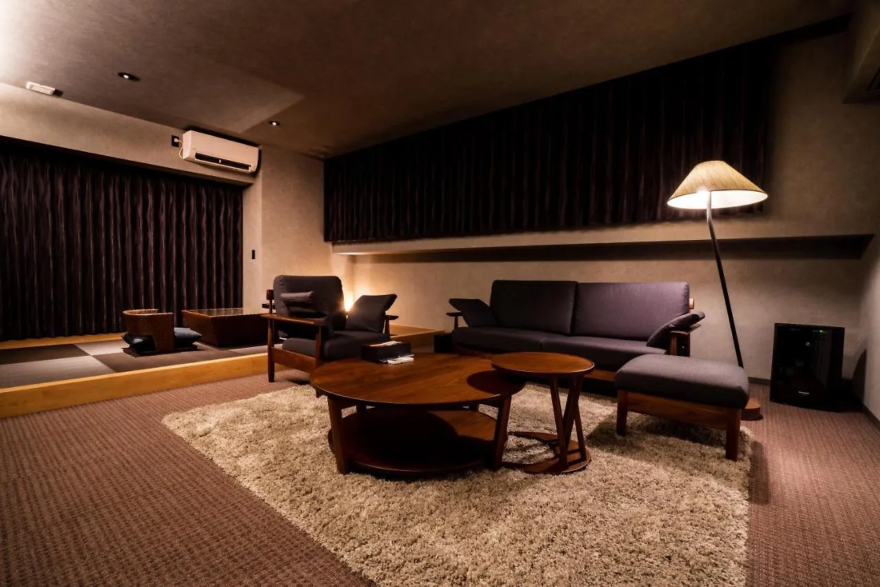 Randor Hotel Namba Osaka Suites 4*,