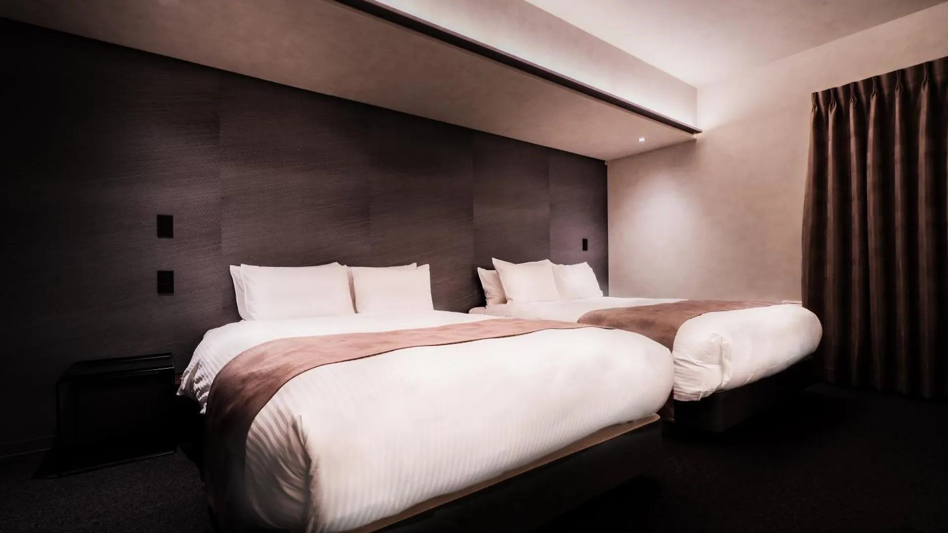 Randor Hotel Namba Osaka Suites 4*,