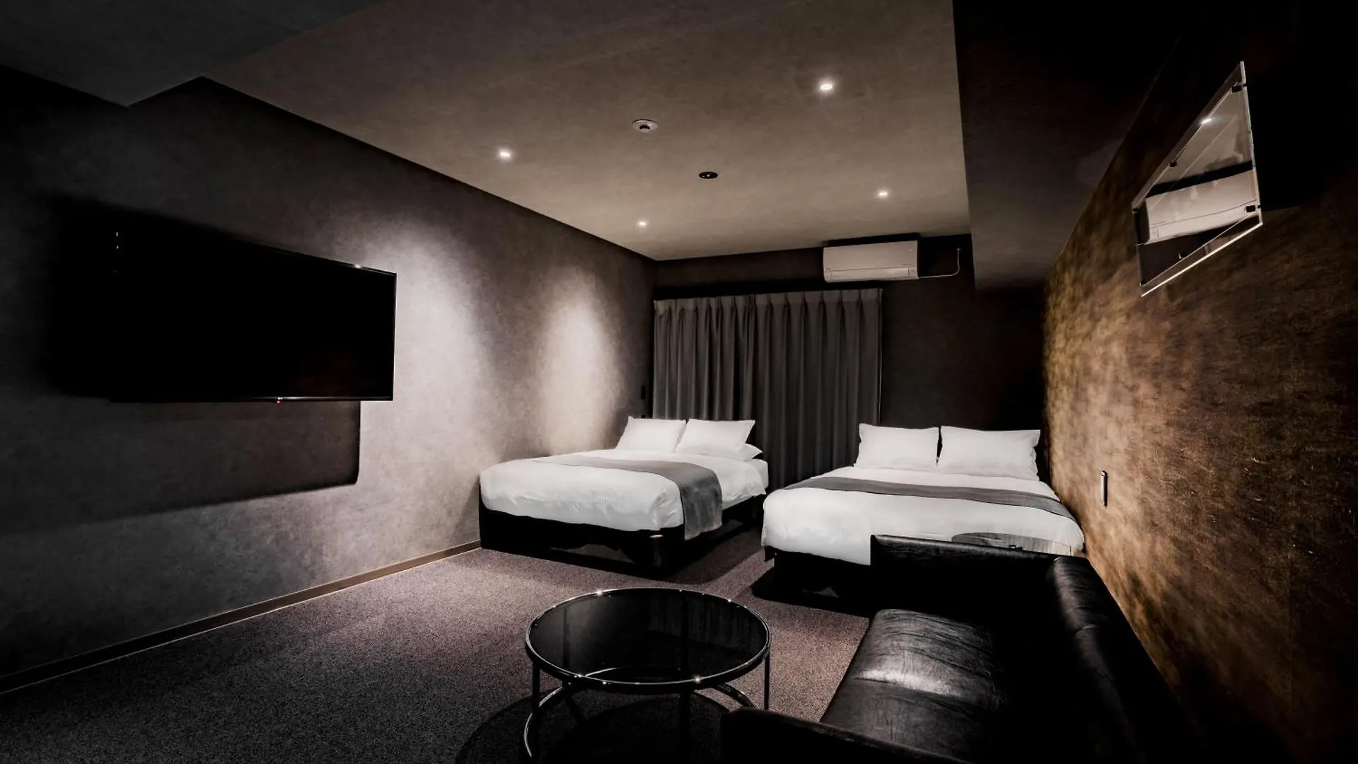 Randor Hotel Namba Osaka Suites 4*,